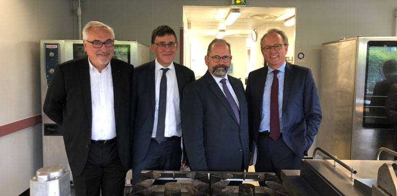 De gauche à droite : Laurent Vastel, maire de Fontenay-aux-Roses, Patrick Donath, maire de Bourg-la-Reine, Philippe Laurent, maire de Sceaux, Étienne Lengereau, maire de Montrouge. De gauche à droite : Laurent Vastel, maire de Fontenay-aux-Roses, Patrick Donath, maire de Bourg-la-Reine, Philippe Laurent, maire de Sceaux, Étienne Lengereau, maire de Montrouge.
